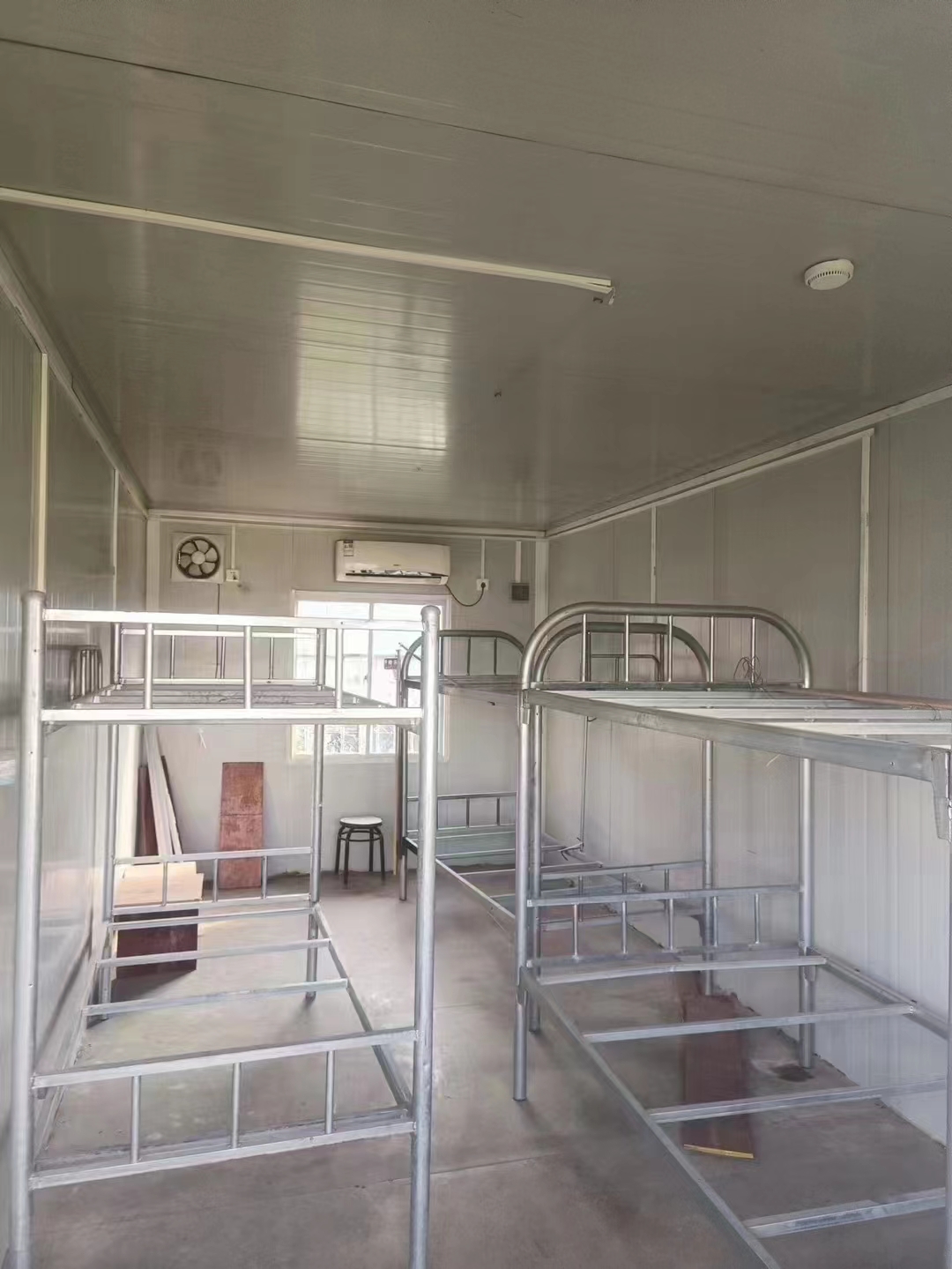 二手集裝箱室內(nèi)